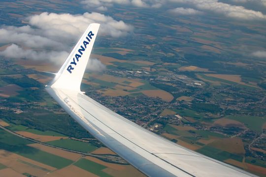 Αντιμονοπωλιακές ριπές από τη Ryanair